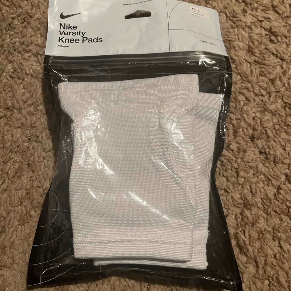 Nike White Varsity Knee Pads - XS/S